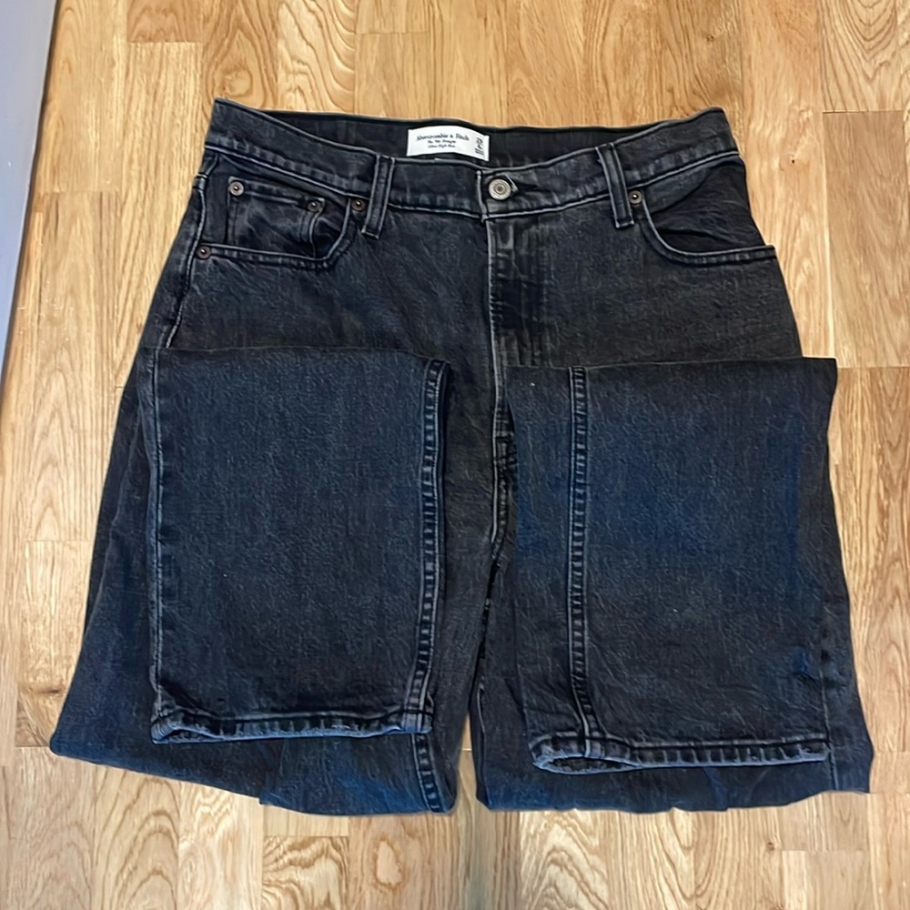 Abercrombie Curve Love 90s Straight Ultra High rise Jeans